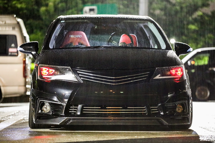 カローラフィールダーのずぶ濡れの愛車・7月もよろしくお願いします・梅雨・洗車したら雨が降る。に関するカスタム事例の投稿画像2枚目