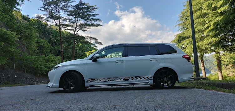 カローラフィールダーの洗車・ガラスの油膜取りは大変でした・次もステーションワゴンにしたい。・あと1回車検受けなきゃない展開になりそう・本気で欲しかったら仕方ないに関するカスタム事例の投稿画像7枚目