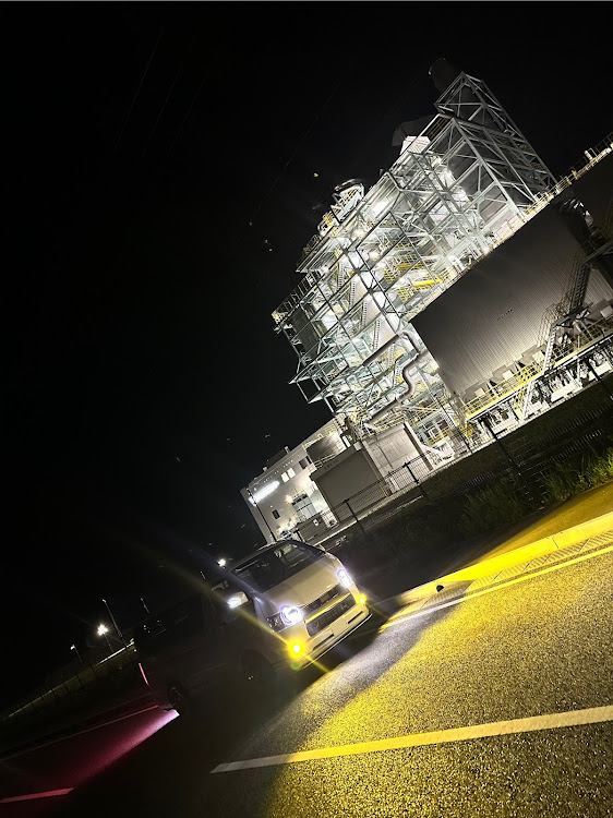 ハイエースバンのハイエース200系・カズキオート・夜景コラボ・夜のトンネル😱・家の駐車場問題^_^｡ °(°´ᯅ`°)° ｡に関するカスタム事例の投稿画像1枚目