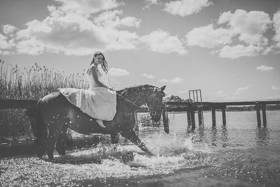 Wedding photographer Jakub Ćwiklewski (jakubcwiklewski). Photo of 9 June 2016