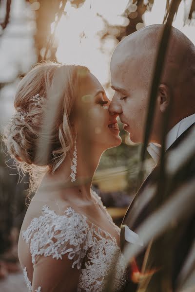 Wedding photographer Piotr Myszkowski (onewayloveticket). Photo of 3 January 2019