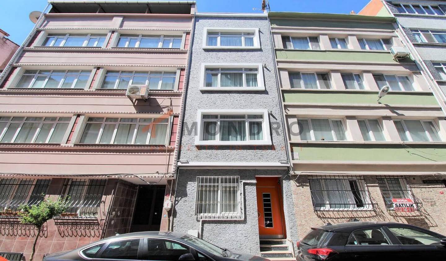 House with terrace Fatih