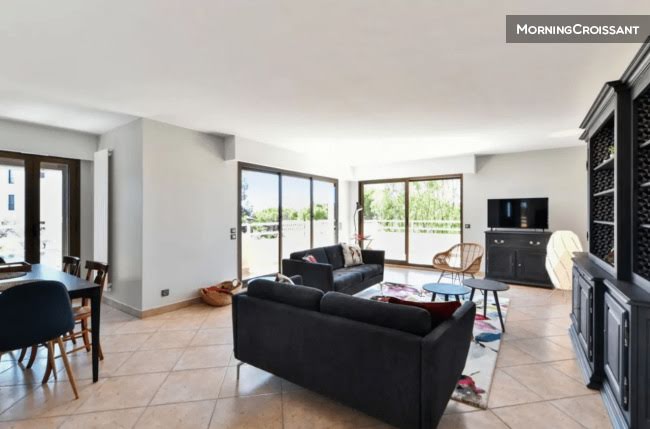 Location meublée appartement 3 pièces 105 m² à Antibes (06600), 2 880 €