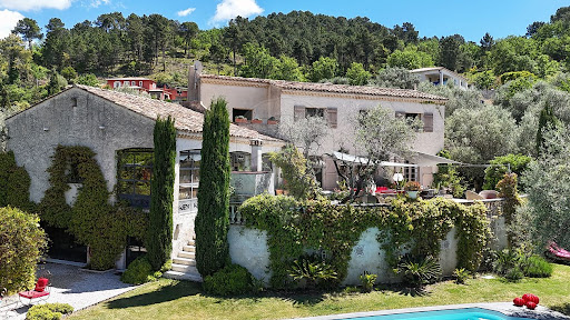 achat Maison de prestige à La Roquette-sur-Var (06670) - Maison en pierre avec jardin arboré
