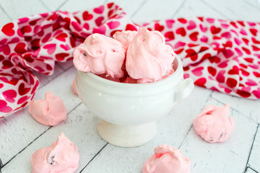 Valentine Meringues for Valentine's Day.