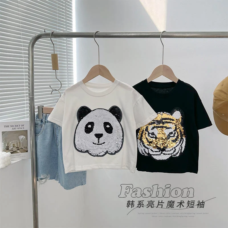 T-shirt Panda garçon manches courtes, haut demi-manches, confort et style pour l'été. Idéal pour les jeux et activités, respirant et facile à porter.