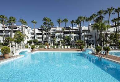 Appartement avec terrasse et piscine 2