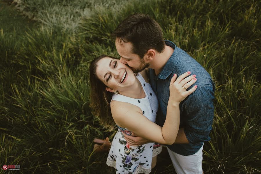 Fotografo di matrimoni Bruna Roos Fotografia (brunaroosfotogr). Foto del 21 aprile 2018