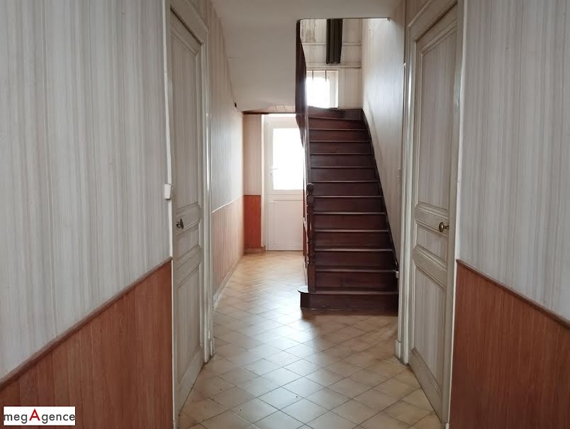 Vente maison 6 pièces 150 m² à Saint-Biez-en-Belin (72220), 136 000 €
