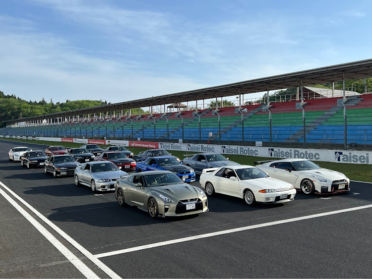 スカイライン GT-RのGT-Rマガジン・ミーティング・岡山国際サーキットに関するカスタム事例の投稿画像1枚目