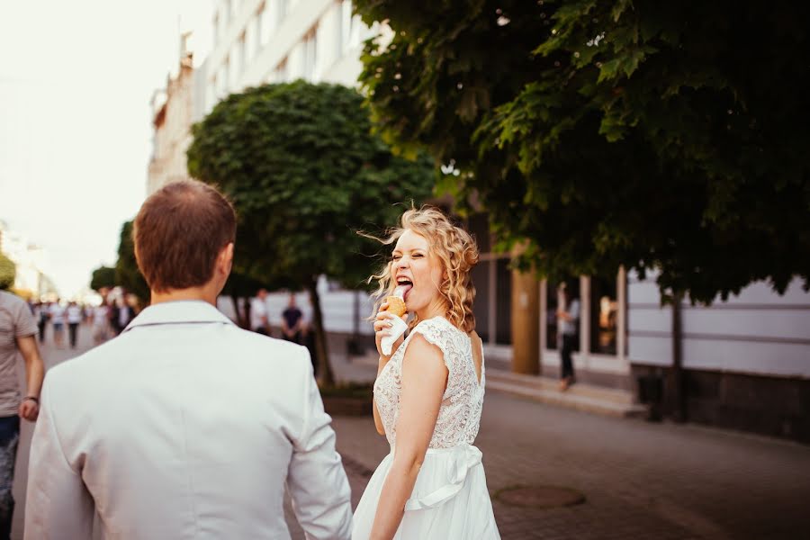 Wedding photographer Oksana Zakharchuk (youllow). Photo of 4 July 2014