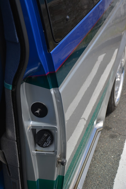 アストロのアストロ・シボレーアストロ・アメ車・8月もよろしくお願いします・熱中症に気をつけて!!に関するカスタム事例の投稿画像4枚目