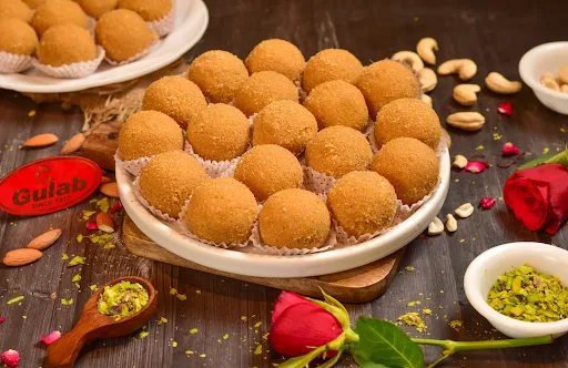 Plain Besan Laddu