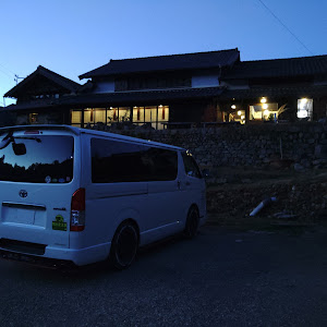 ハイエースバン TRH200V
