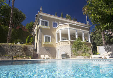 Villa with pool 8