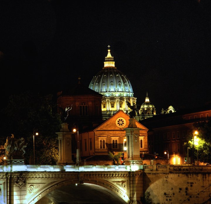 San Pietro di notte di emorpi