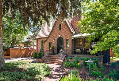 House with garden 1