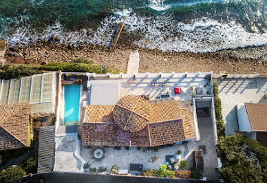 Seaside villa with pool 9