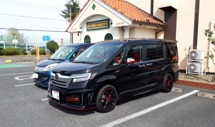ステップワゴンのスパチュンさんが投稿したカスタム事例の投稿画像1枚目