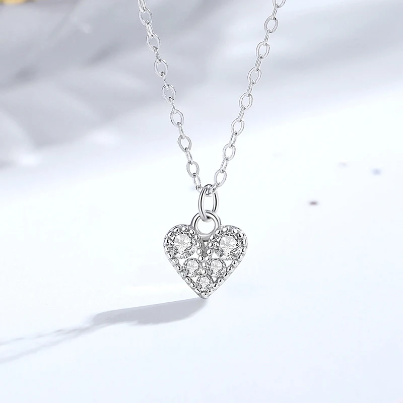 Japanse en Koreaanse S925 sterling zilveren hartvormige ketting met diamanten, een prachtig cadeau, stralende elegantie voor elke outfit.