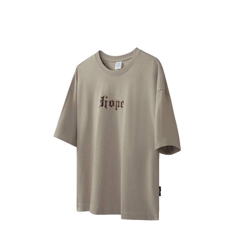 Camiseta masculina de manga curta folgada estilo street. Conforto e estilo urbano em uma peça casual, perfeita para o dia a dia e momentos de lazer.