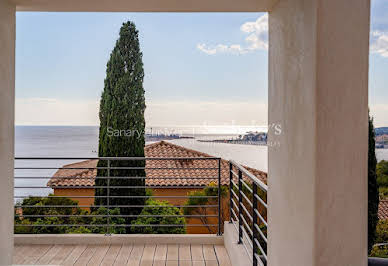 Seaside house with pool and terrace 5