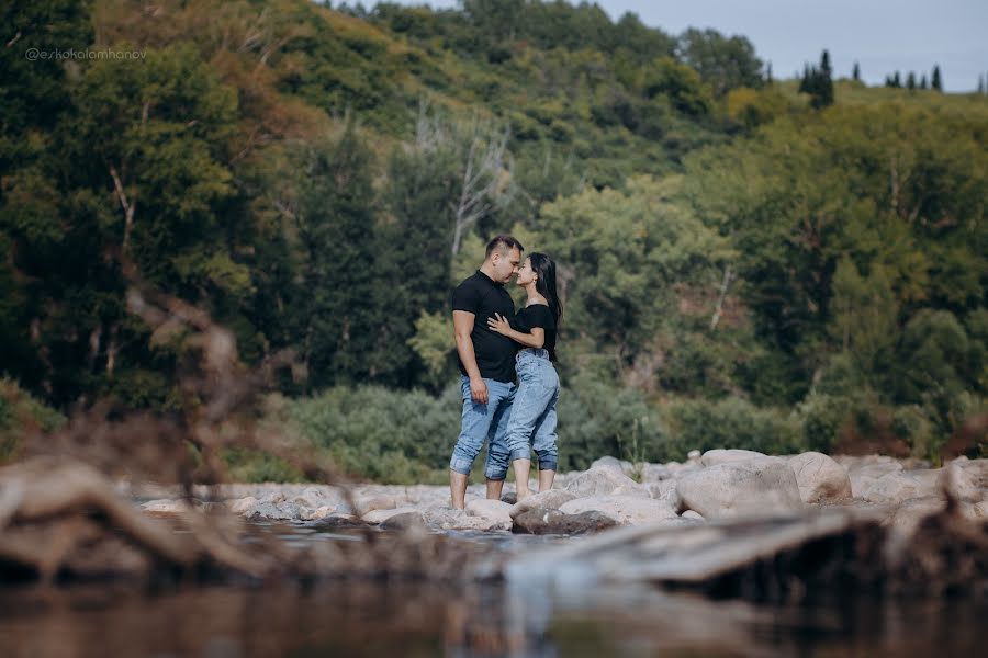 Fotógrafo de casamento Esbol Kalamkhanov (eskokalamhanov). Foto de 7 de abril 2021