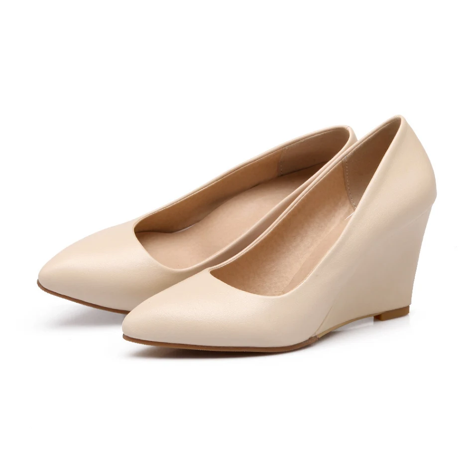 Nouveaux escarpins compensés à bout pointu pour le commerce extérieur. Alliez style et confort, parfaits pour une allure sophistiquée et moderne.