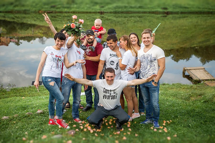 Fotógrafo de casamento Denis Kovalev (optimist). Foto de 21 de julho 2017