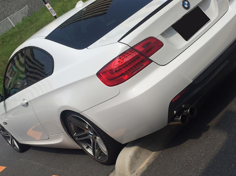 3シリーズ クーペの洗車・BMW  E92・足回り・マフラー紹介に関するカスタム事例の投稿画像5枚目
