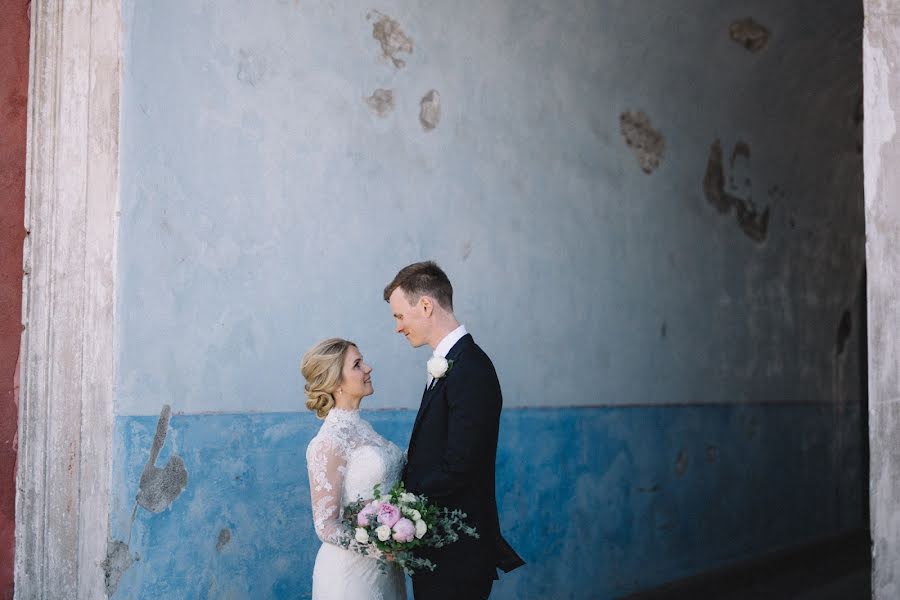 Photographe de mariage Reetta Tulemo (taydenkuunkuva). Photo du 24 décembre 2018