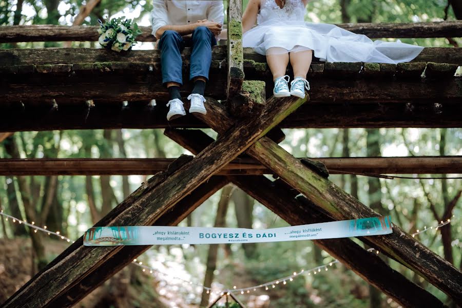 Fotógrafo de casamento Attila Ancsin (feherlovon). Foto de 7 de maio 2022