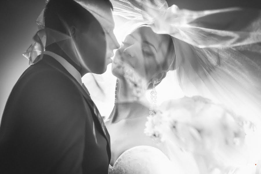 Photographe de mariage Yuliya Gamova (djuli). Photo du 10 décembre 2015