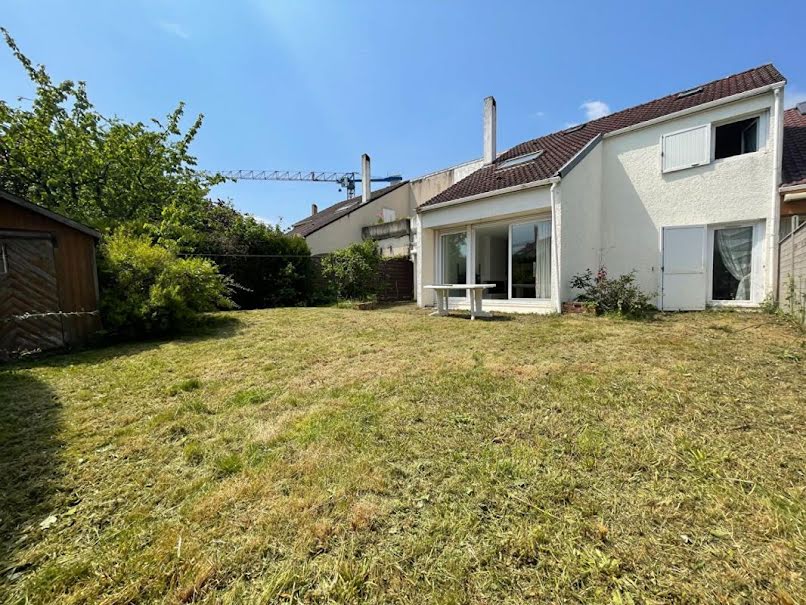 Vente maison 4 pièces 115 m² à Voisins-le-Bretonneux (78960), 459 500 €