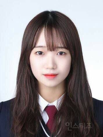 IOI Choi Yoojung's school ID photo