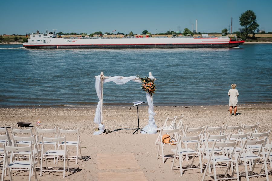 Fotografo di matrimoni Nadine Lotze (lumoid). Foto del 6 giugno 2023