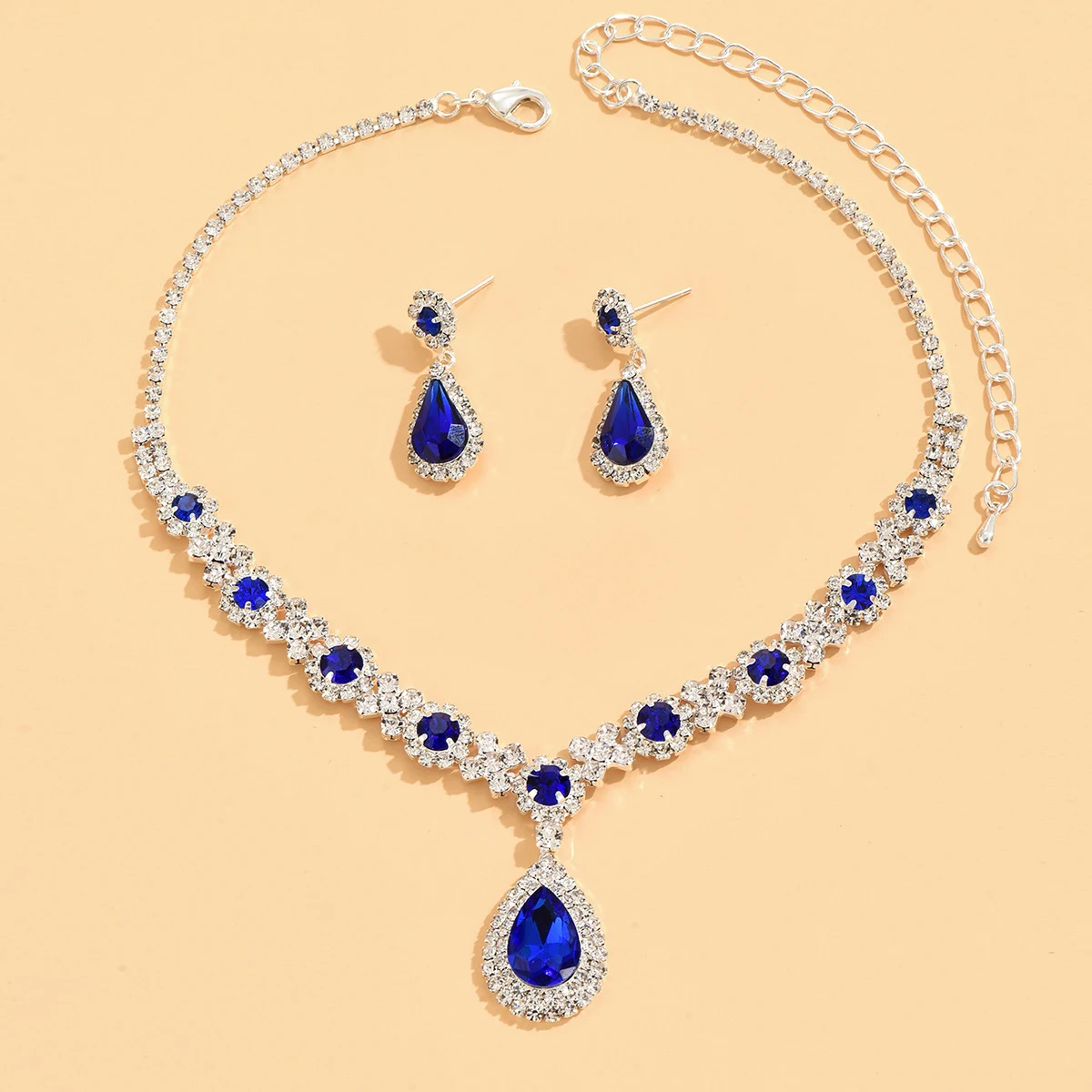 Title 10, Elegante Conjunto de Collar y Pendientes con Di...