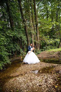 Fotografo di matrimoni Komjáthi Róbert (komjathirobert). Foto del 18 settembre 2021