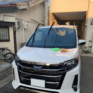 ノア ZWR80W