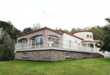 Maison avec piscine et terrasse 2