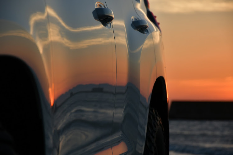 ランドクルーザープラドのsunset beach・残暑お見舞い申し上げます・ヒヤッホーイッ😍・2020ベストショットに関するカスタム事例の投稿画像4枚目