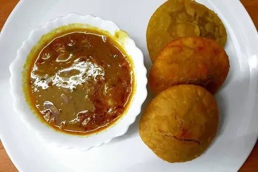 Aloo Sabzi With Khasta Kachori