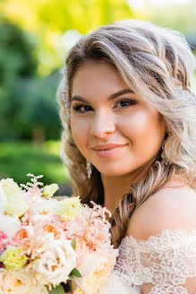 Fotografo di matrimoni Tiana Mars (tianamars). Foto del 9 maggio 2019