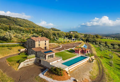 Corps de ferme avec jardin et piscine 2