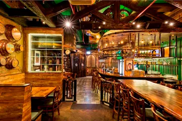 top-sports-bars-delhi-The_Irish_House