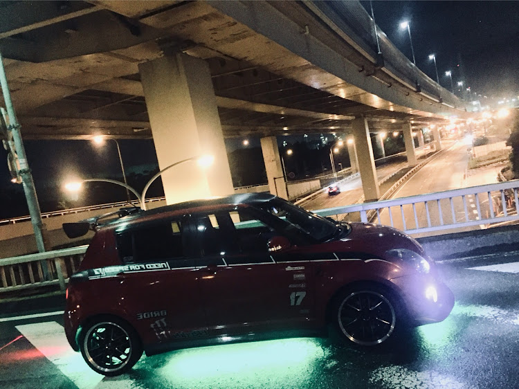 スイフトスポーツのS.H.I.L.I.S.・T.S FACTORY・ニードフォースピード・スポコン・真夜中ドライブに関するカスタム事例の投稿画像3枚目