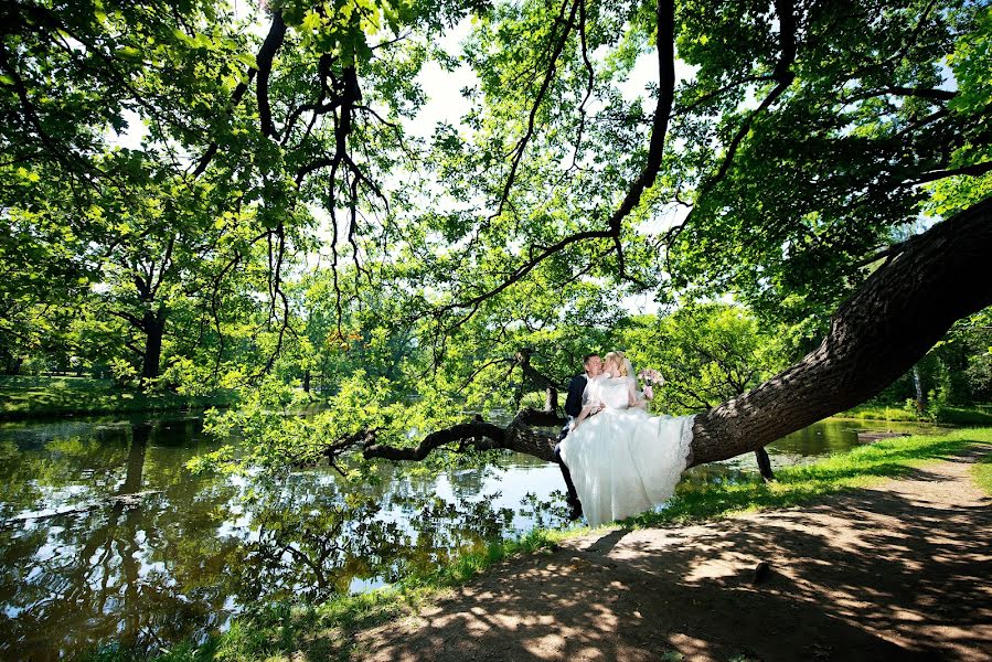 Свадебный фотограф Денис Ширяев (tesey). Фотография от 25 ноября 2019