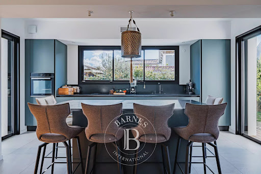 Maison avec piscine et jardin 3