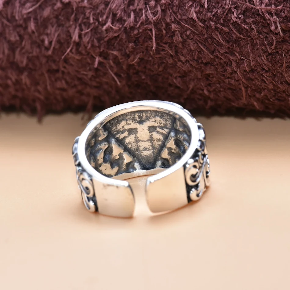 S925 Sterling Zilver Ornament Herenring Power Style met gepersonaliseerd pijlmotief en rotan patroon. Draag met trots!