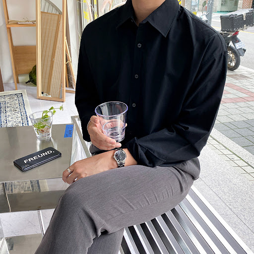 Title 3, Loose Shirt Business Formal Senior Style